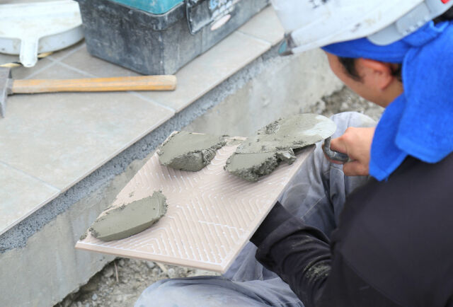 左官　タイル工事